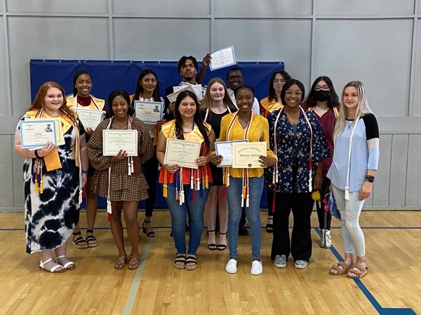 2022 Seniors with Awards and Chords